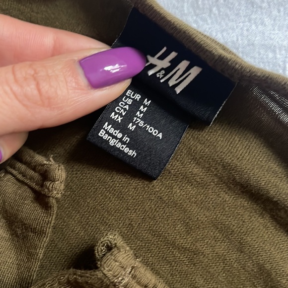 H&M army green 3/4 sleeve tee - Picture 5 of 5